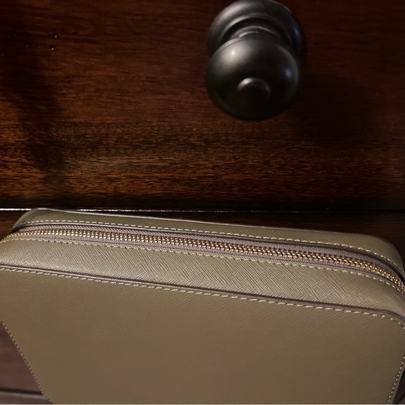 NWT Michael Kors Large Jet Set Olive Crossbody Bag - Picture 7 of 10